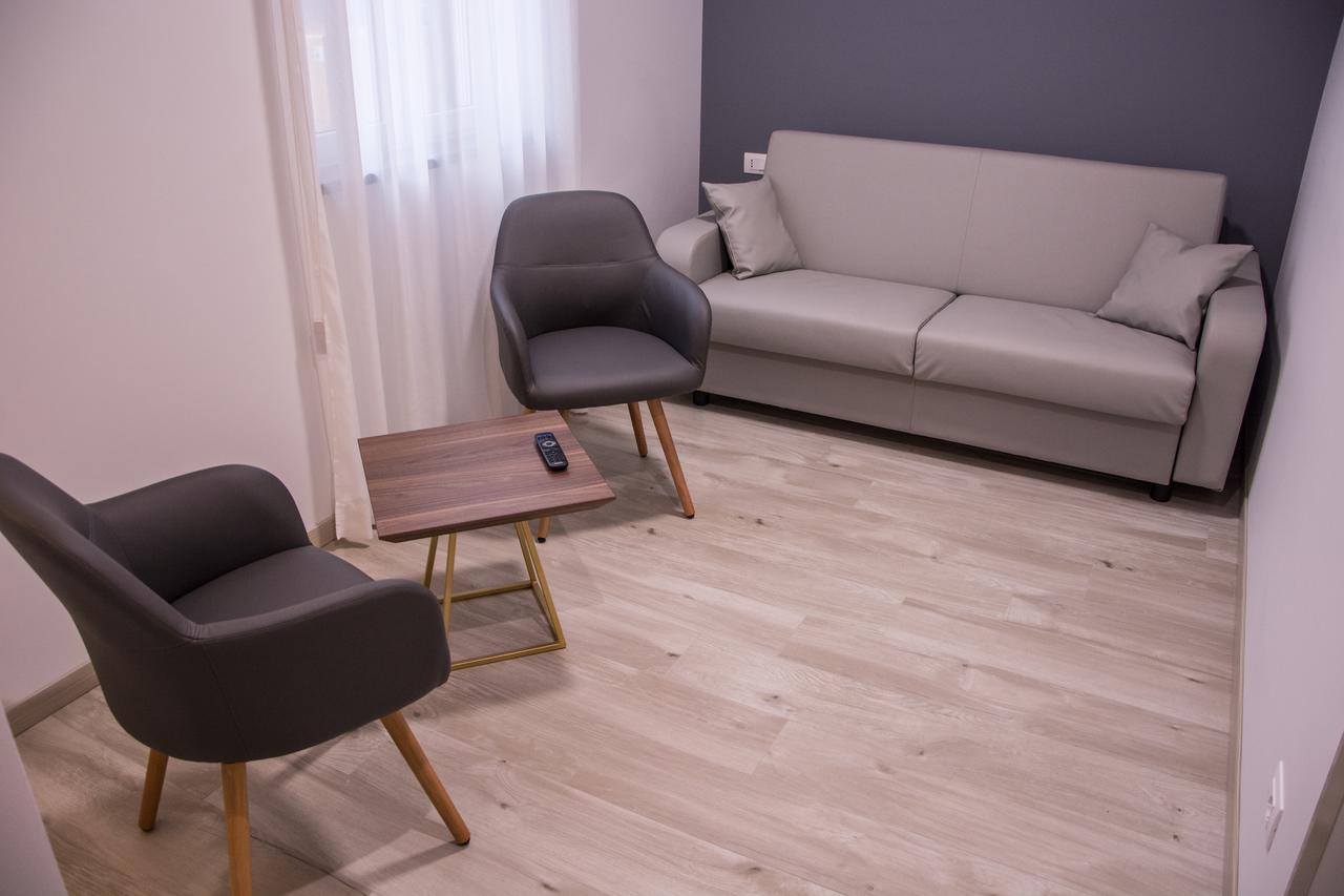 8room Catane