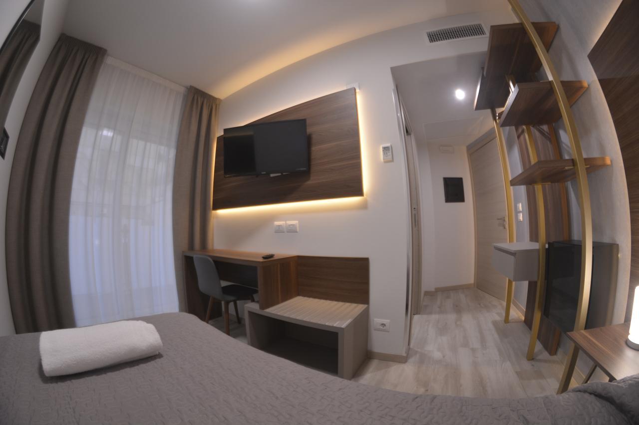 8room