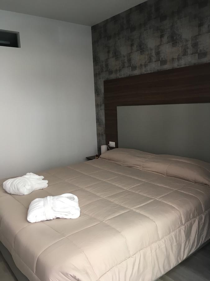 8room Hotel Catane
