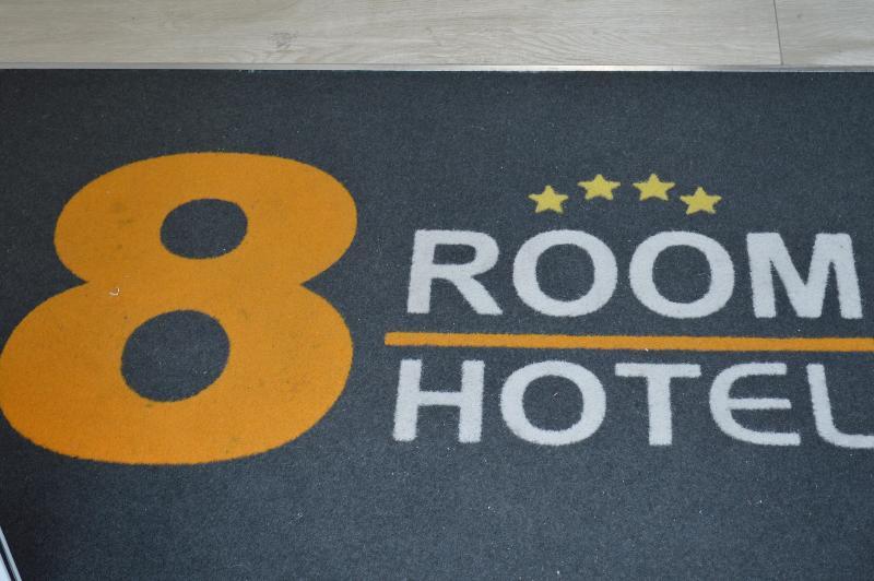 8room Catane